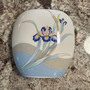 Otagiri Blue and Cream Floral Ceramic Art
